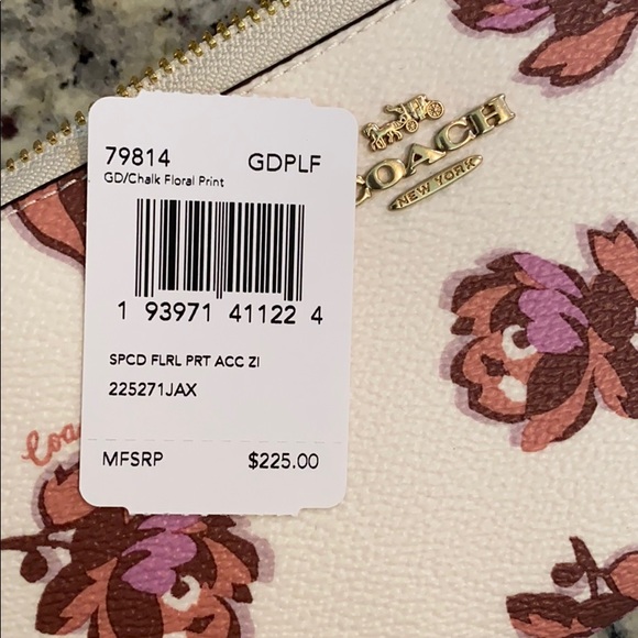 Coach - Picture 10 of 10